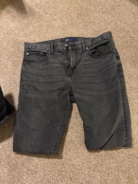 GAP Men’s Washed Black Relaxed Jeans